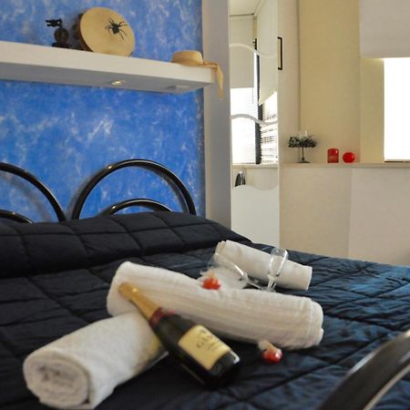 Lo Specchio Del Salento Bed and Breakfast Lecce Exteriör bild