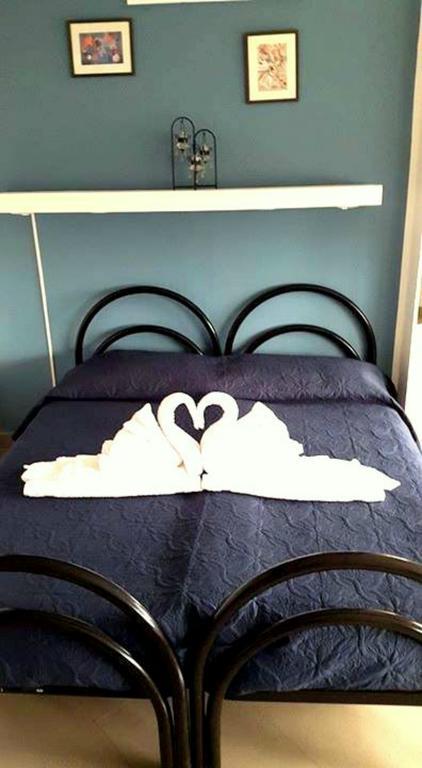 Lo Specchio Del Salento Bed and Breakfast Lecce Rum bild