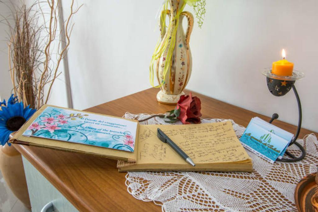 Lo Specchio Del Salento Bed and Breakfast Lecce Rum bild