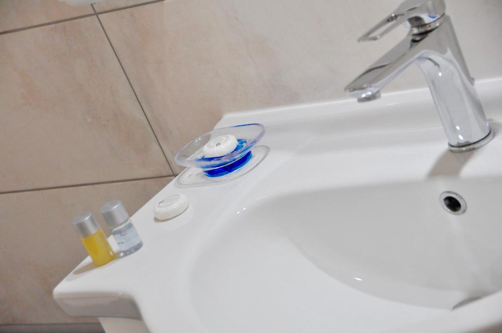 Lo Specchio Del Salento Bed and Breakfast Lecce Exteriör bild